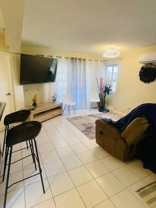 דירות Ocho Rios Retreat